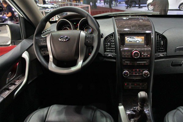 Mahindra-XUV500-LHD-interior-at-Sao-Paulo-2012.jpg