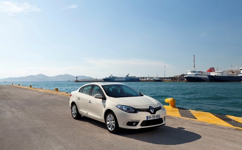 Renault-Fluence-Facelift-Official-2013.jpg