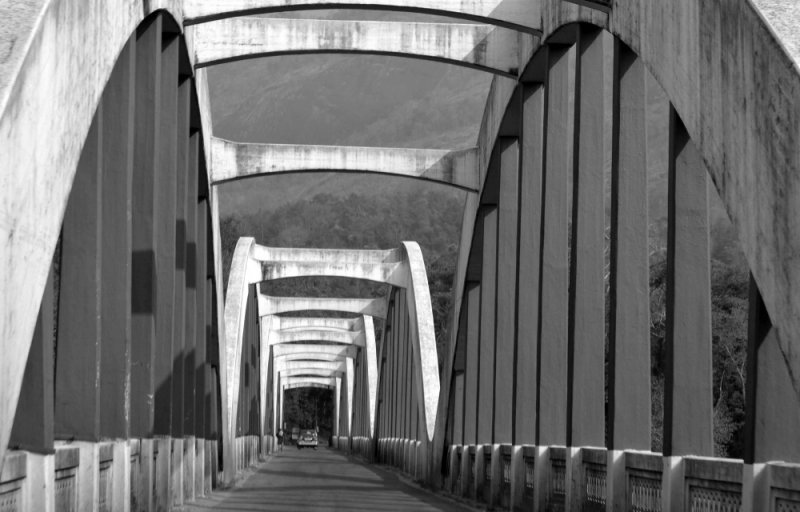 neria bridge bw.jpg