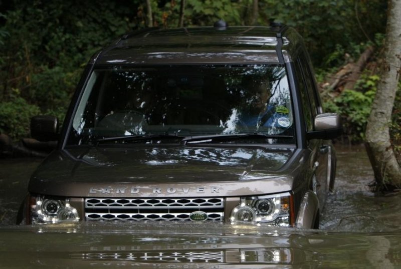 land rover re.JPG