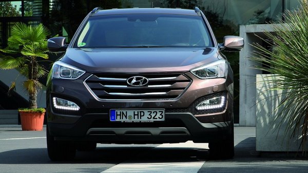 Hyundai_Santa_Fe_2013.jpg