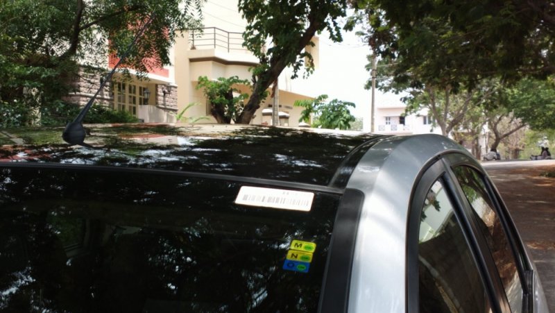 contrast roof and antenna.jpg