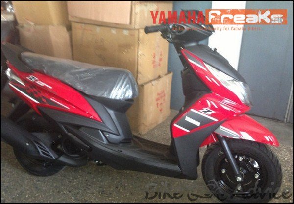 Yamaha-Ray-Z-spied-red-black-front-side.jpg