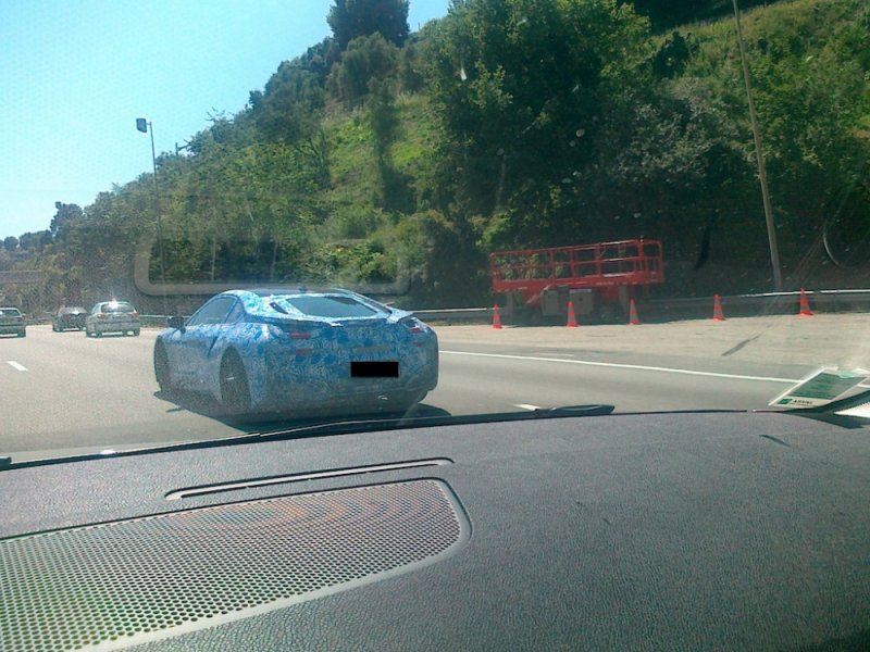 BMW-i8-spied-in-Europe.jpg