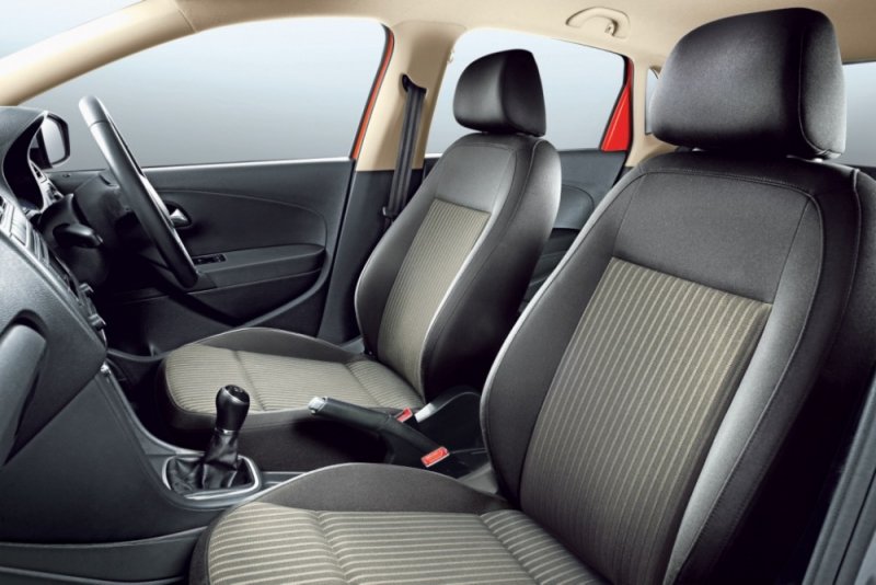 Volkswagen-Cross-Polo-Interiors.jpg