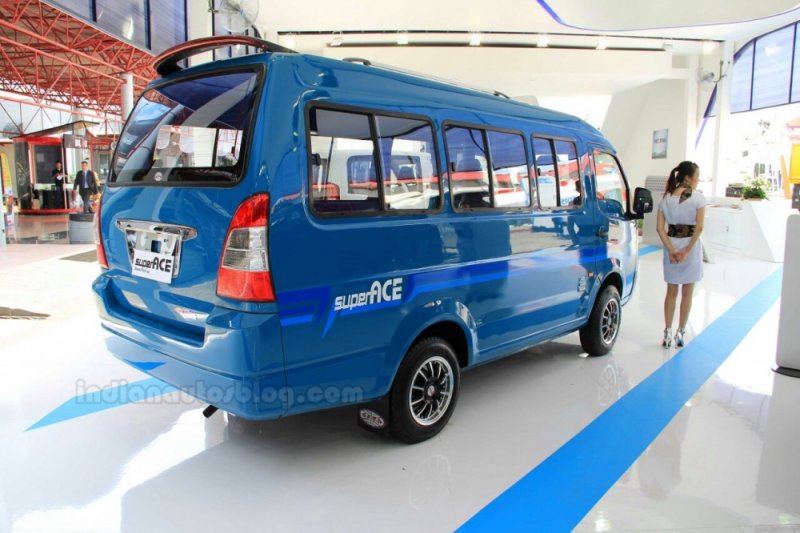 Tata-Super-Ace-Angkot-rear.jpg