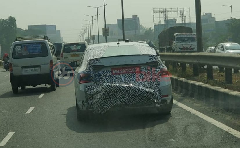 048irli4_2020-skoda-superb-spotted-testing-ahead-of-its-launch-in-may_625x300_10_January_20.jpg