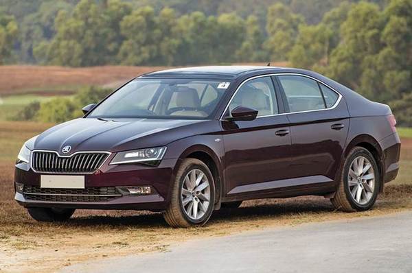 0_578_872_0_70_http___cdni.autocarindia.com_ExtraImages_20191115052823_Skoda-Superb-front-static.jpg