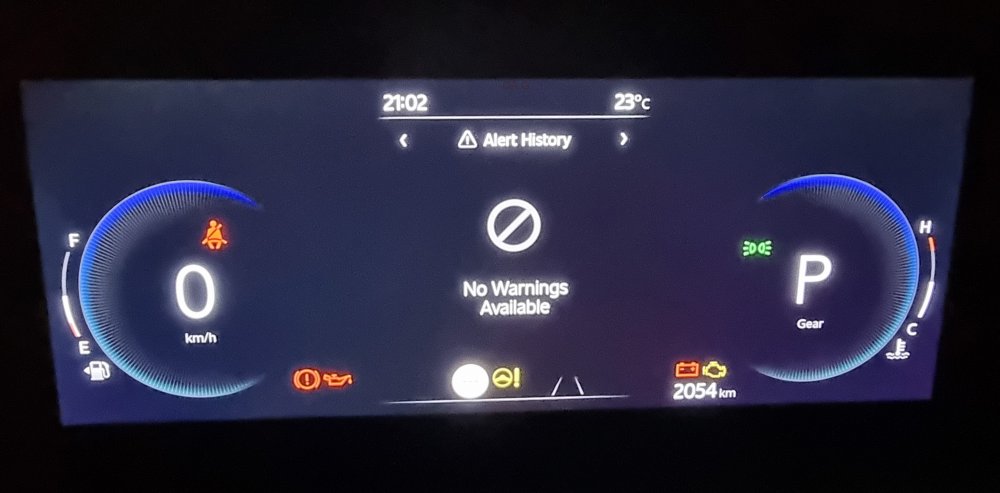 11 Mahindra XUV700 Dash Information Theme.jpg