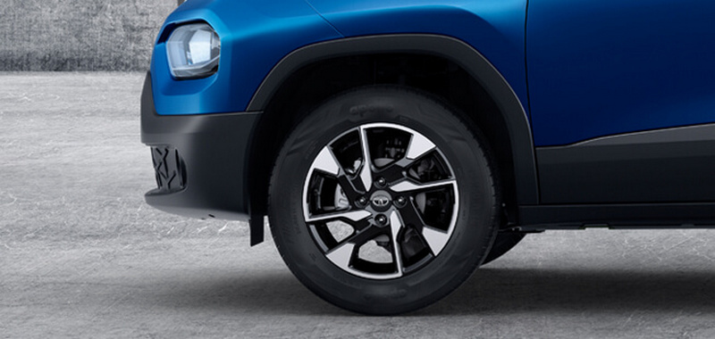 16-diamond-cut-alloy-wheels.jpg