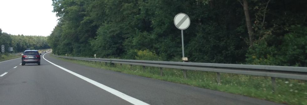 2014_10_autobahn-unlimited-speed-sign.jpg