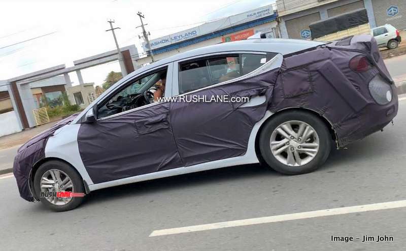 2019-hyundai-elantra-sedan-spied-side-6.jpg