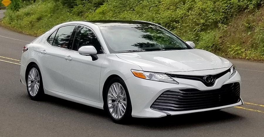 2019-Toyota-Camry-Hybrid.jpg
