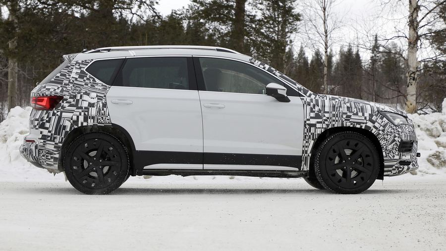 2020 SEAT Ateca spy shots-6.jpg