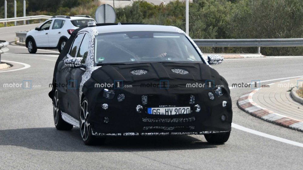 2021-hyundai-i20-n-spy-photo.jpg