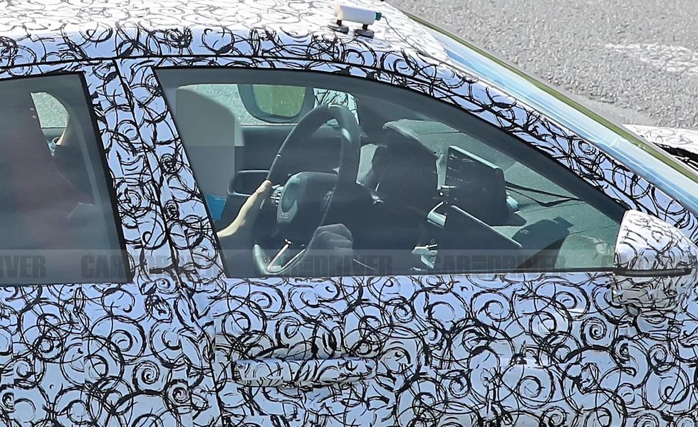 2022-honda-civic-type-r-spied-interior-1590163828.jpg?crop=0.757xw:0.692xh;0.111xw,0.jpg