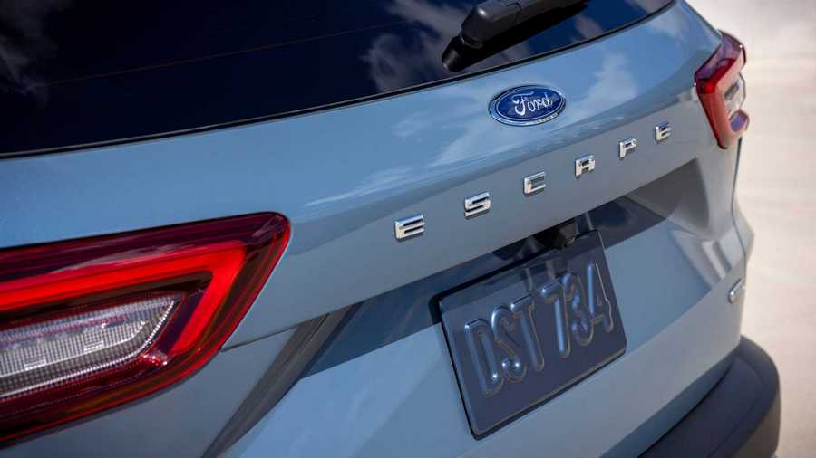 2023-ford-escape-plug-in-hybrid (1).jpg