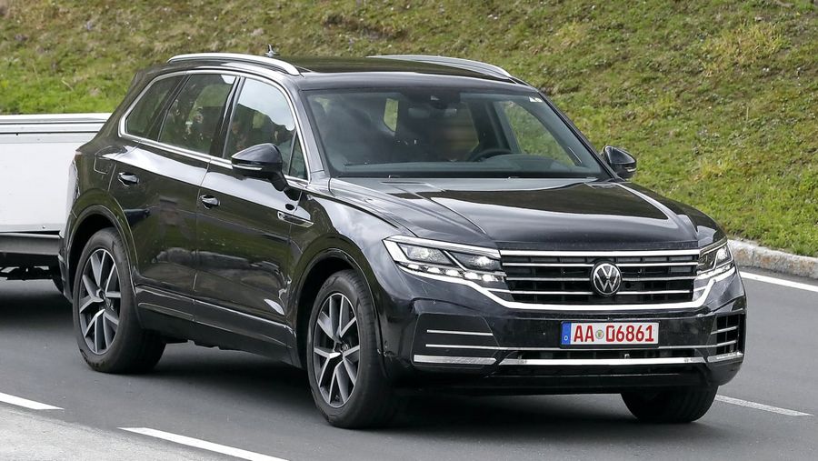 2023 VW Touareg spies-5.jpg