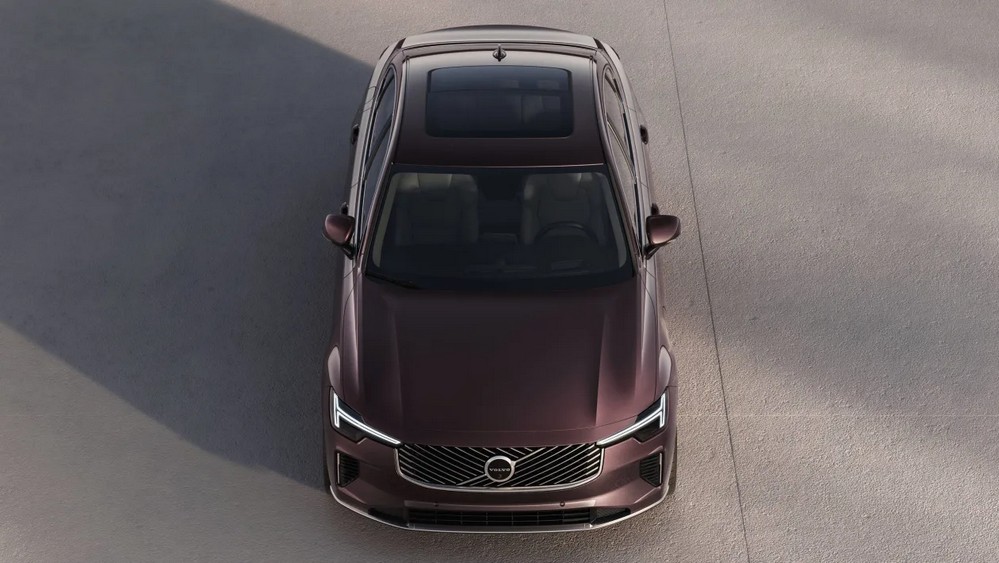 2026 Volvo S90 plug-in hybrid - front overhead_tsujha.jpg