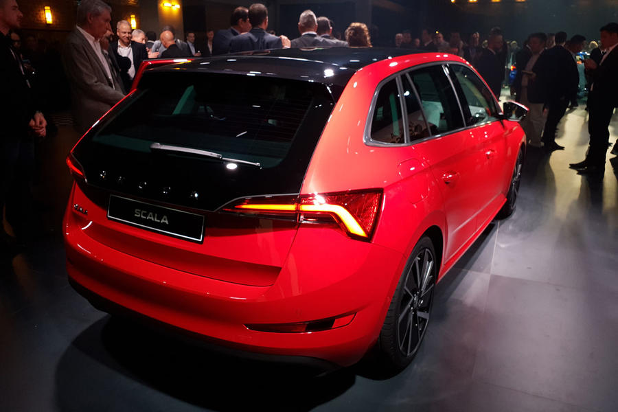 6skoda-scala-official-reveal-stage-.jpg