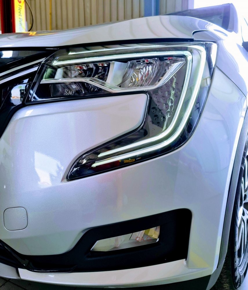 8 Mahindra XUV700 Headlamp.jpg