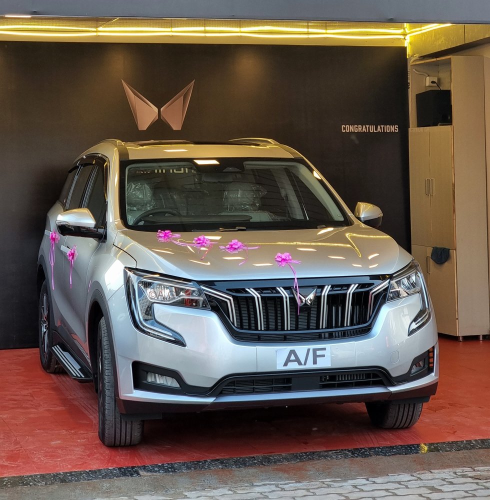 9 Mahindra XUV700 Delivery.jpg