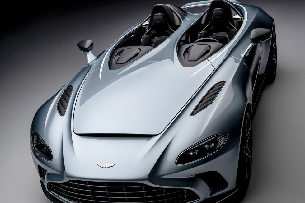 aston-martin-v12-speedster-106-1582909150.jpg