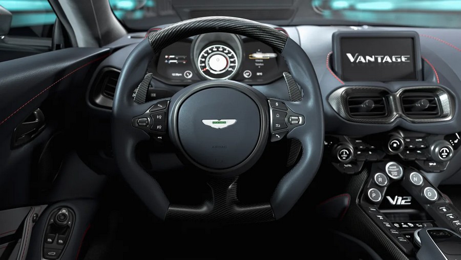 Aston Martin V12 Vantage 2022-12.jpg