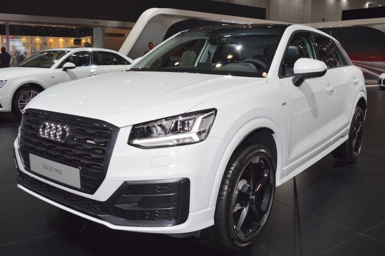 Audi-Q2-front-three-quarters-at-2017-Dubai-Motor-Show.jpg