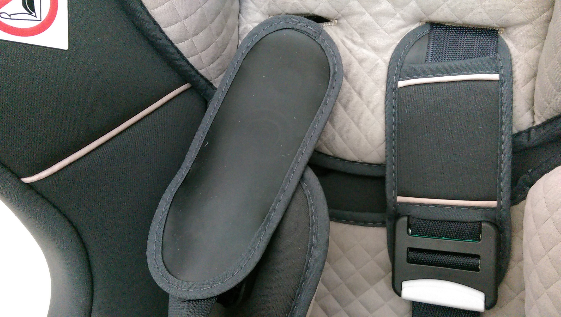 Auto Seat Belt Pillow Car Safety Belt Protect Shoulder Pad for Children  Kids Seat Belt - China Auto Seat Belt Pillow, Car Shoulder Pad F
