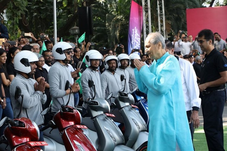 bajaj-chetak-electric-yatra-concludes-rahul-bajaj-0252.jpg