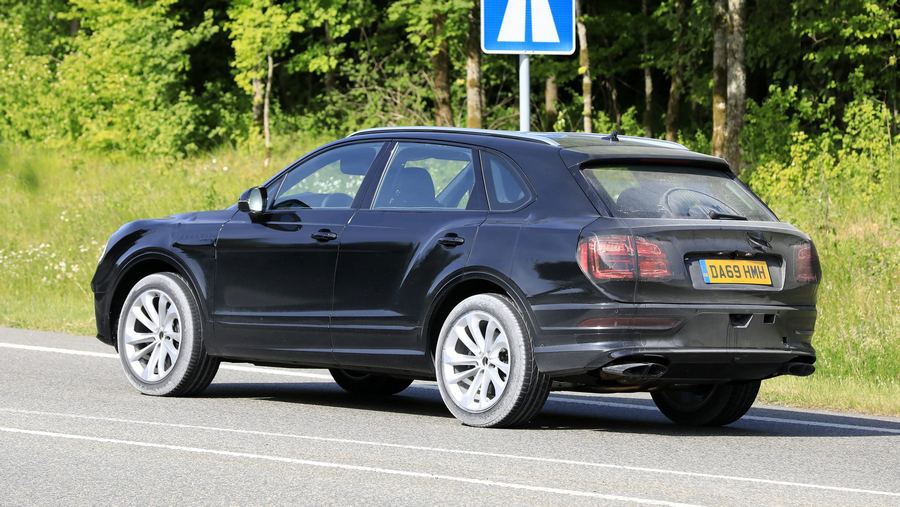 Bentley Bentayga facelift 2020-16.jpg