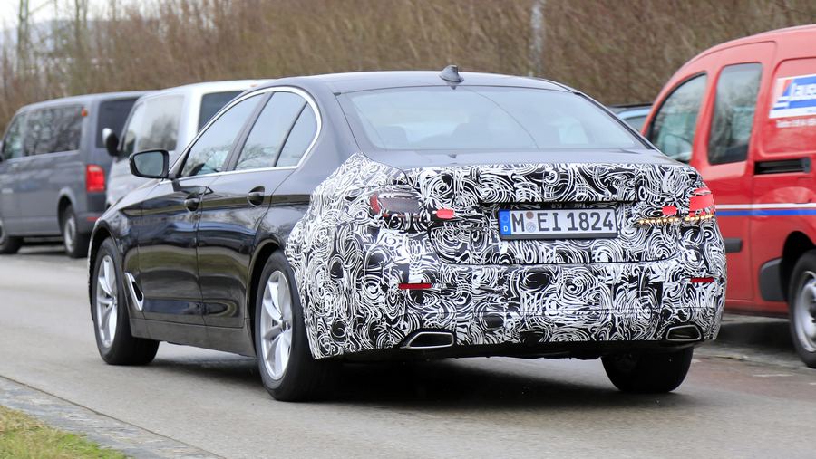 BMW 5 Series 2020 spy-17.jpg