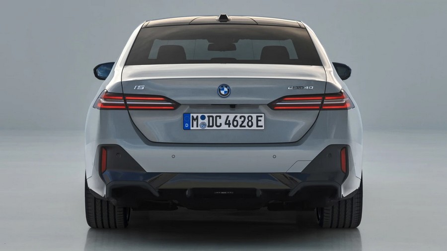 BMW i5 2023-5.jpg