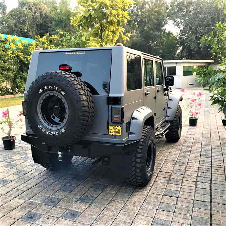 bolero-wrangler-rear.jpg