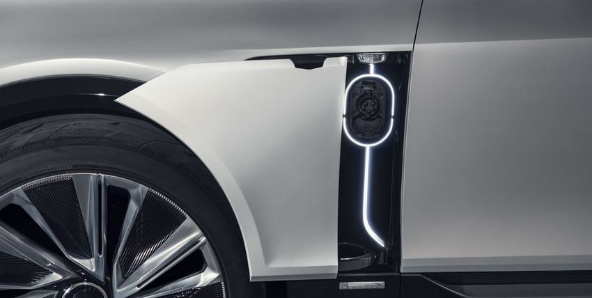 cadillac-lyriq-chargeport-1596132243.jpg