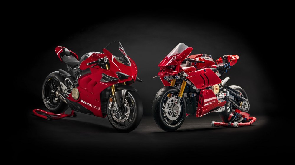 Ducati Panigale V4 R LEGO® Technic™.jpg