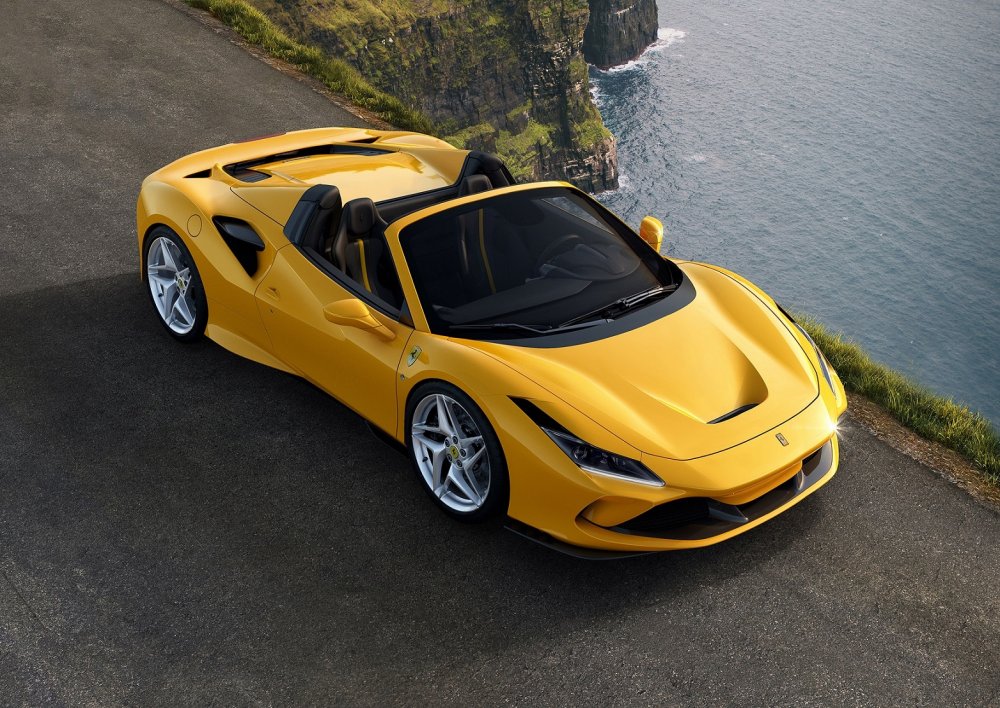 Ferrari F8 Tributo_5.jpg