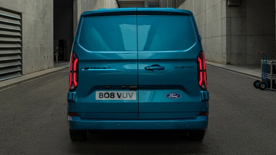 Ford E-Transit Custom-3.jpg