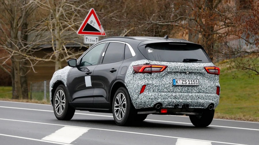 Ford Kuga spyshot-3.jpg