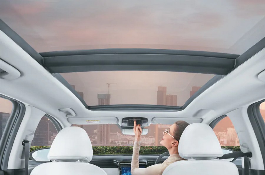 Hyundai-tucson-suv-highlight-bottom-800x530_10-panoramic-sunroof.jpg