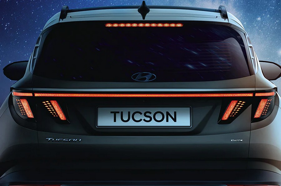 Hyundai-tucson-suv-highlight-bottom-800x530_2-connected-LED-tail-lamps.jpg