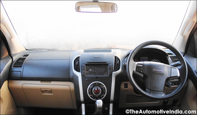 Isuzu-D-Max-V-Cross-Dashboard.jpg