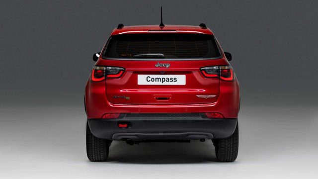 Jeep-Compass-Hybrid-revealed-at-Geneva-2-640x360.jpg