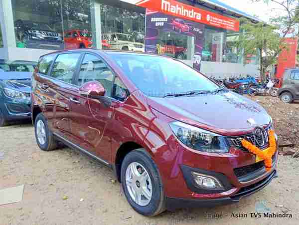 mahindra-marazzo-huge-offers-sales-discount-1.jpg