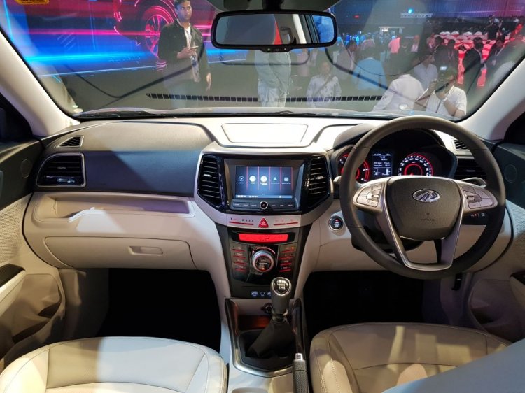 mahindra-xuv300-dashboard-5a3d.jpg