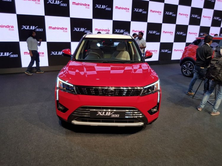 mahindra-xuv300-dual-tone-front-2c1f.jpg