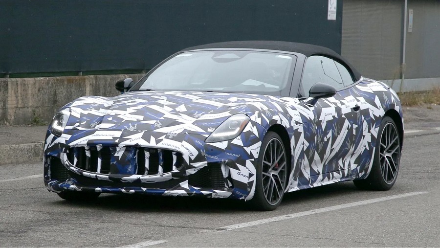 Maserati GranCabrio spyshots.jpg