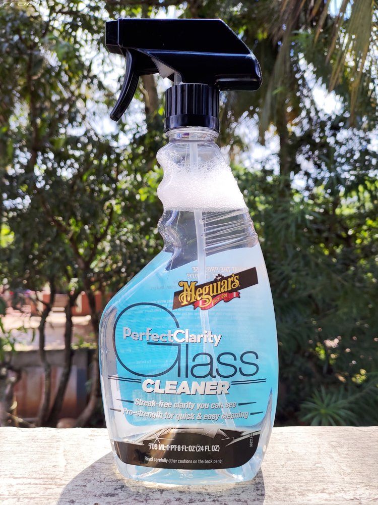 Meguiar's_Glass_Cleaner_001.jpg