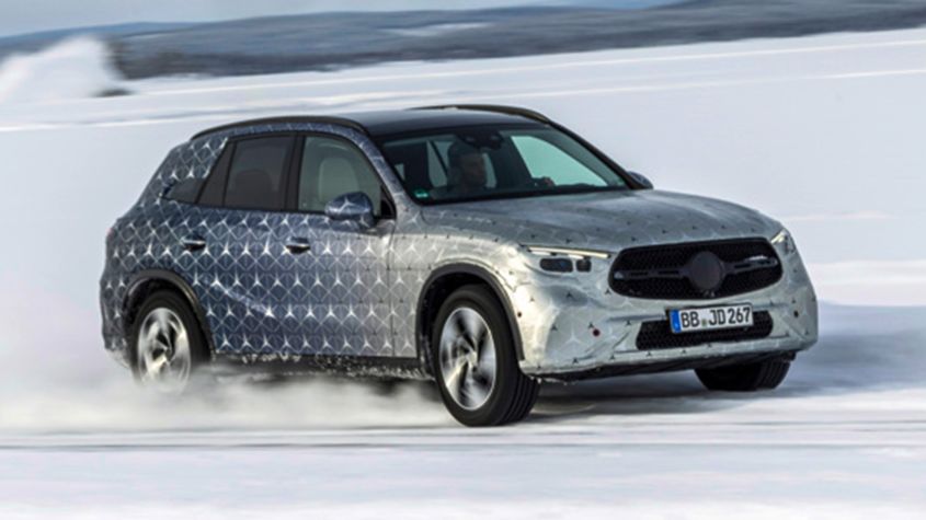 Mercedes%20GLC%20winter%20testing%20spyshot.jpg